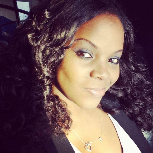 Shopping, sharing & caring for my kids!β€οΈπ€π· - Picture 3 of 6